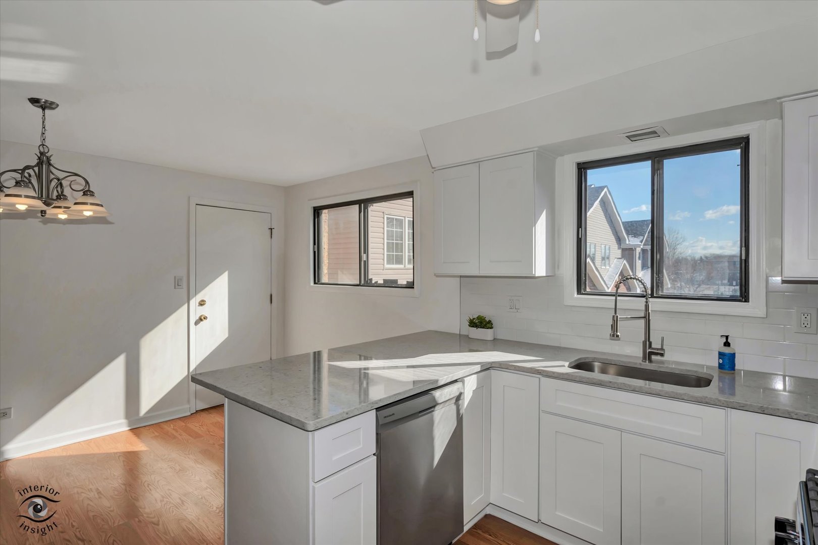 6317 W 64th Place #2S, Chicago, IL 60638