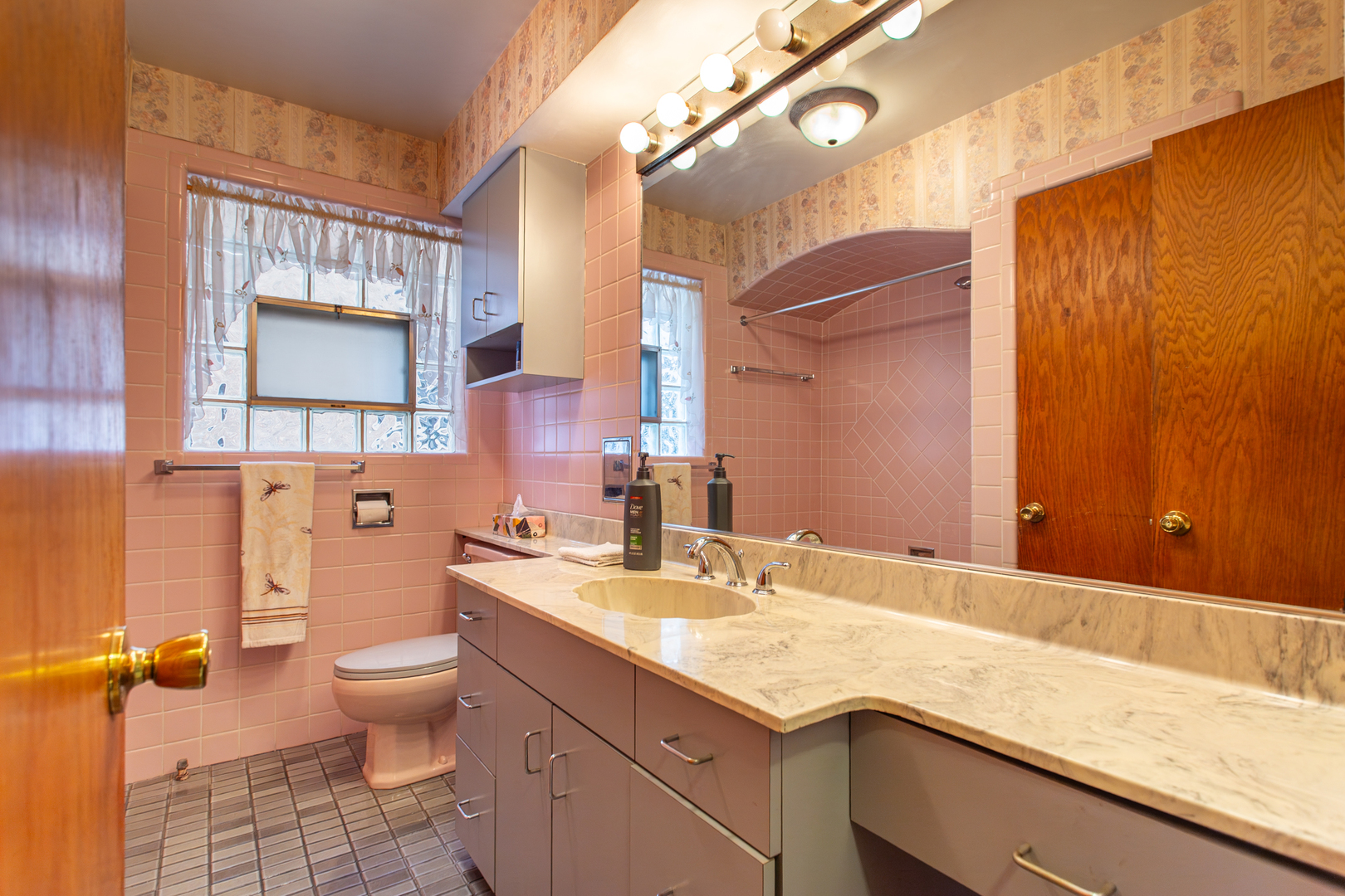 5428 W Sunnyside Avenue, Chicago, IL 60630