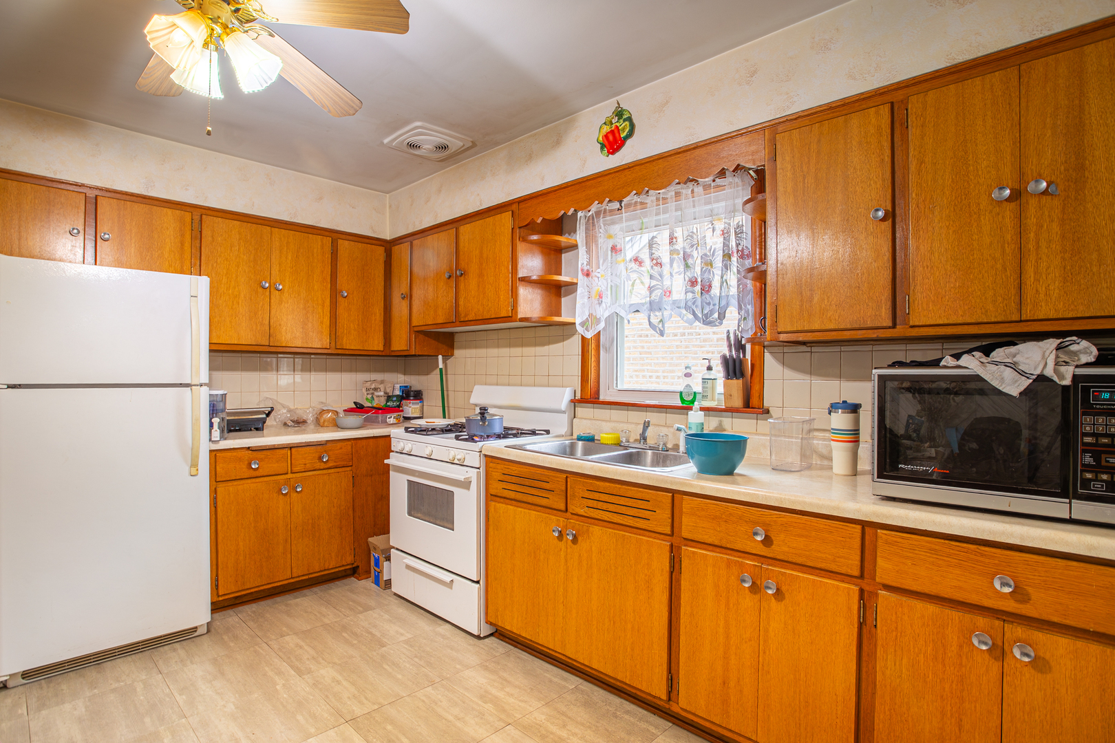 5428 W Sunnyside Avenue, Chicago, IL 60630