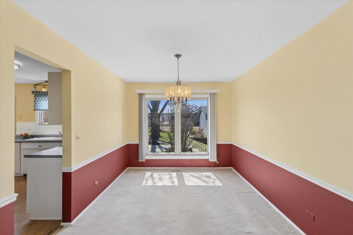 465 W Newport Road, Hoffman Estates, IL 60169