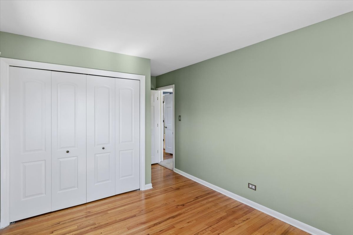 465 W Newport Road, Hoffman Estates, IL 60169