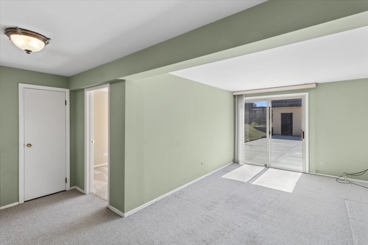 465 W Newport Road, Hoffman Estates, IL 60169