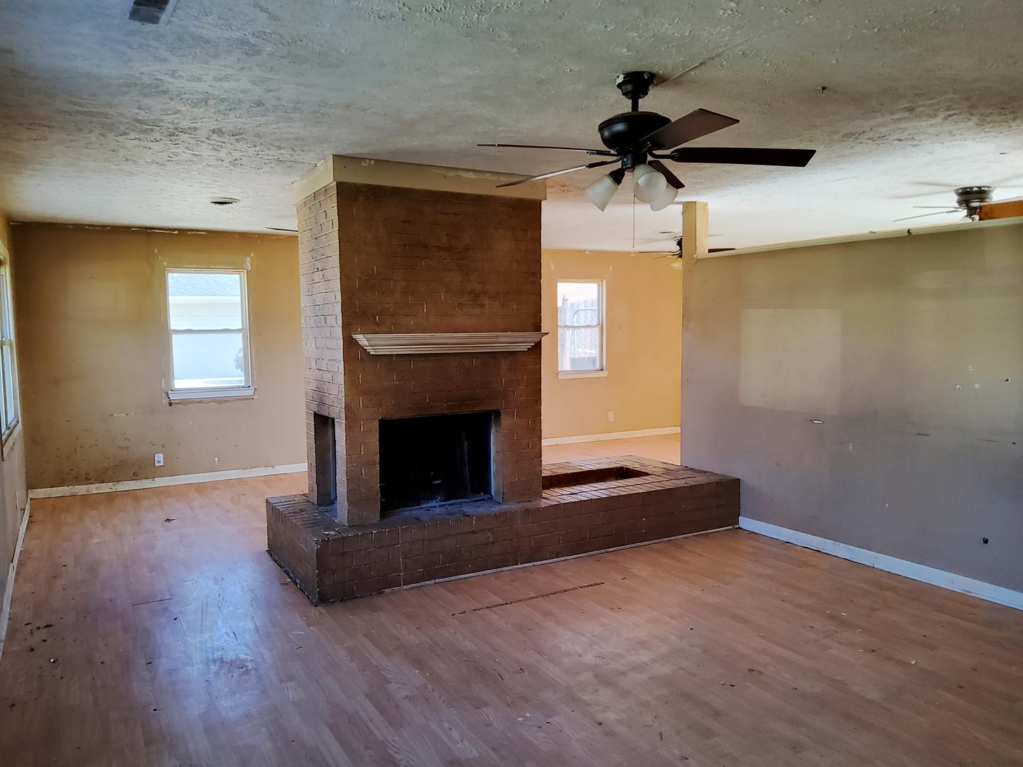 547 Redwood Road, Bolingbrook, IL 60440