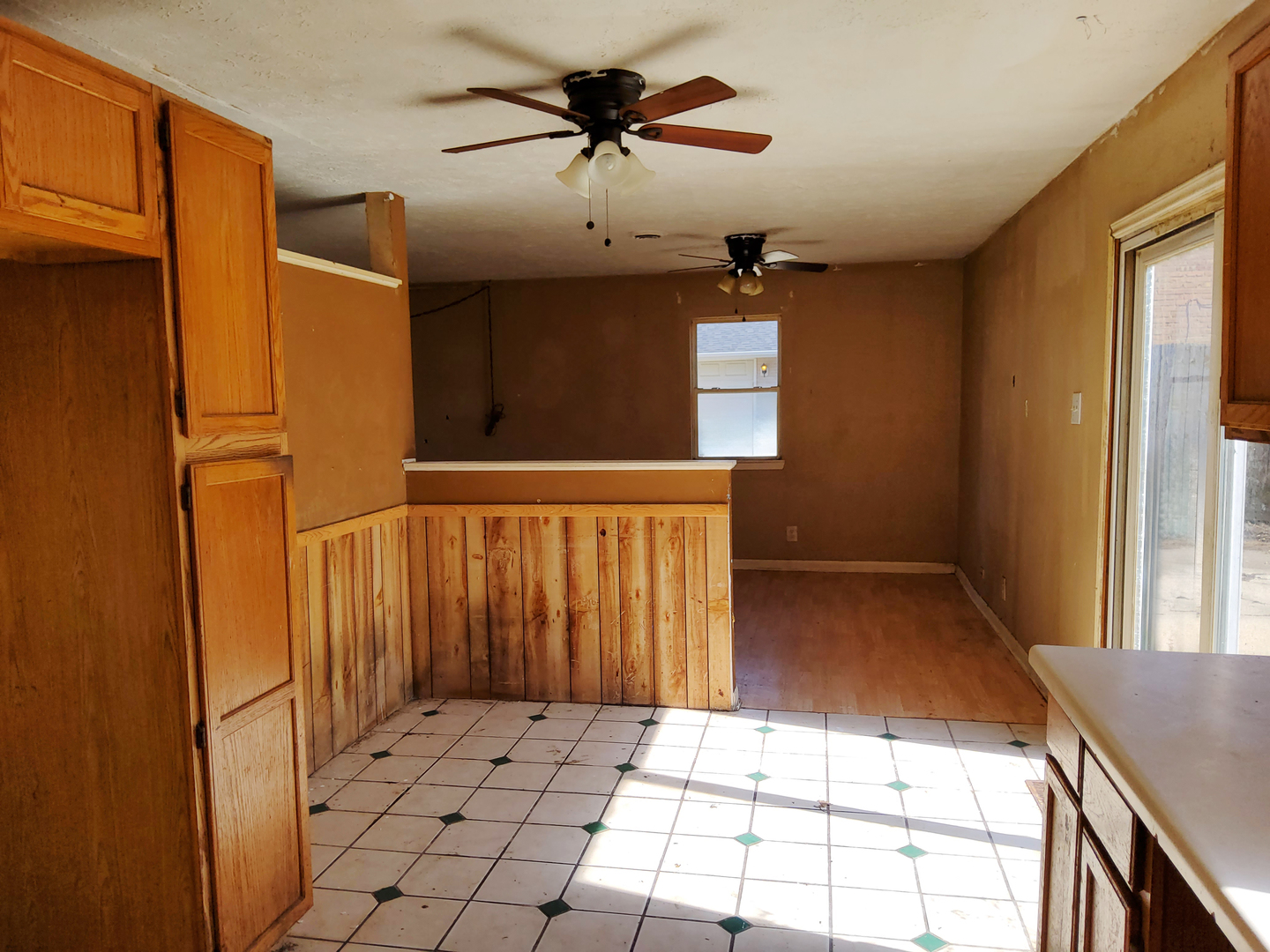 547 Redwood Road, Bolingbrook, IL 60440