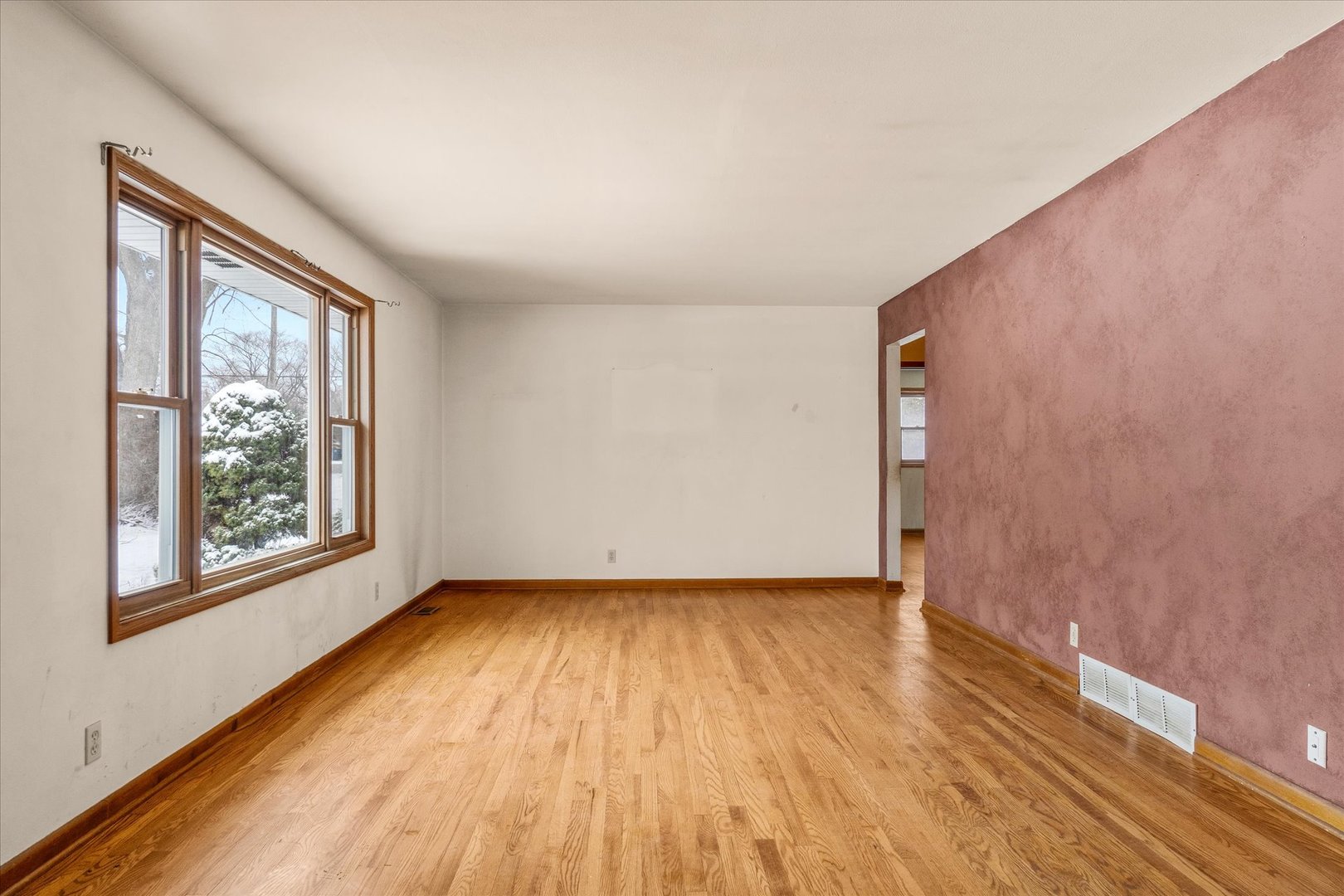 906 Lindenwood Drive, Aurora, IL 60506