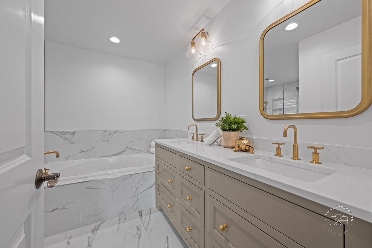 305 N Fremont Street, Naperville, IL 60540