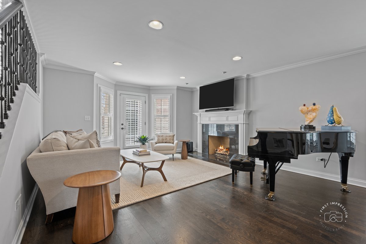 305 N Fremont Street, Naperville, IL 60540