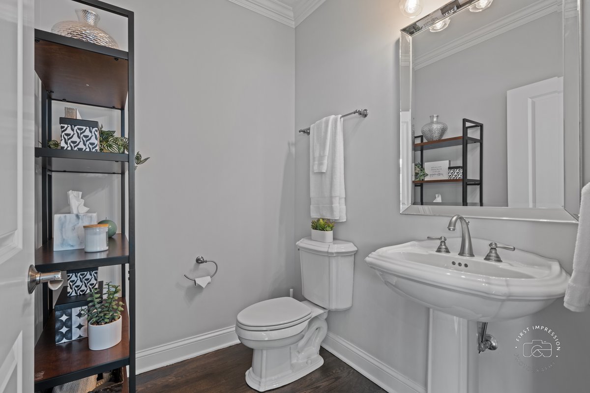 305 N Fremont Street, Naperville, IL 60540