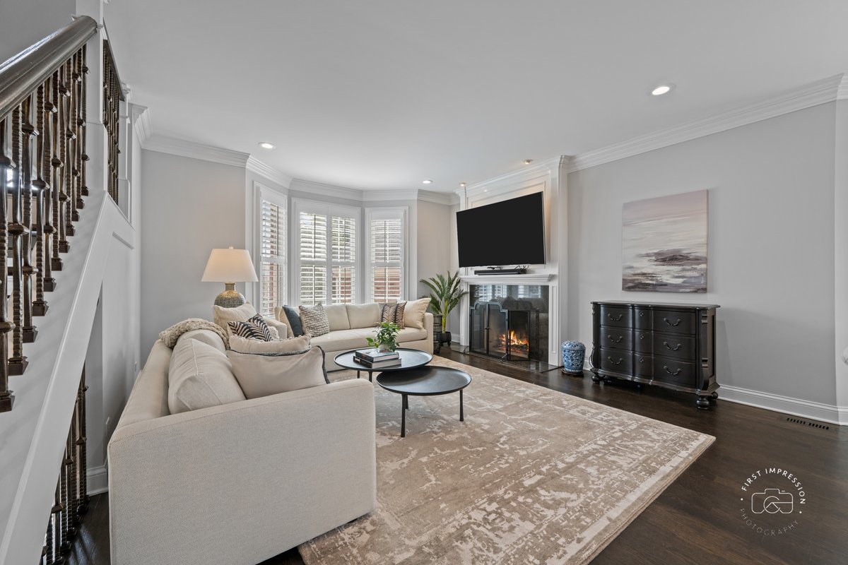 305 N Fremont Street, Naperville, IL 60540