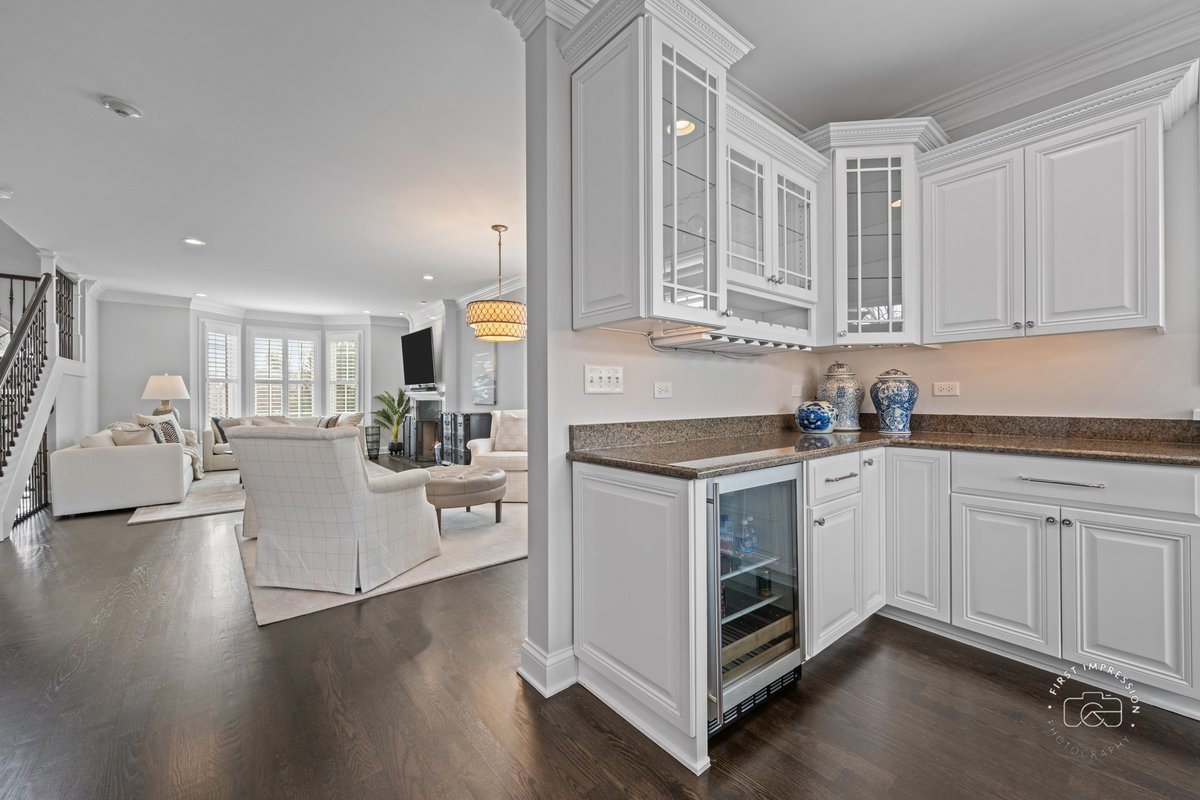 305 N Fremont Street, Naperville, IL 60540