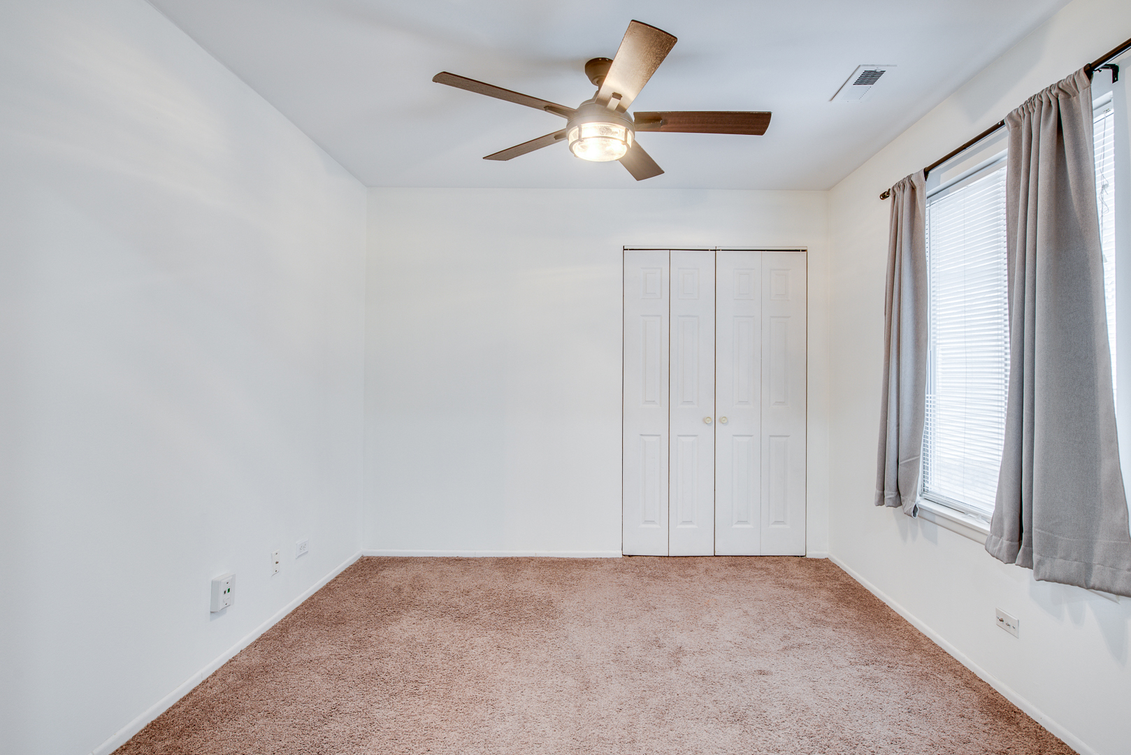 340 Springlake Lane #D, Aurora, IL 60504