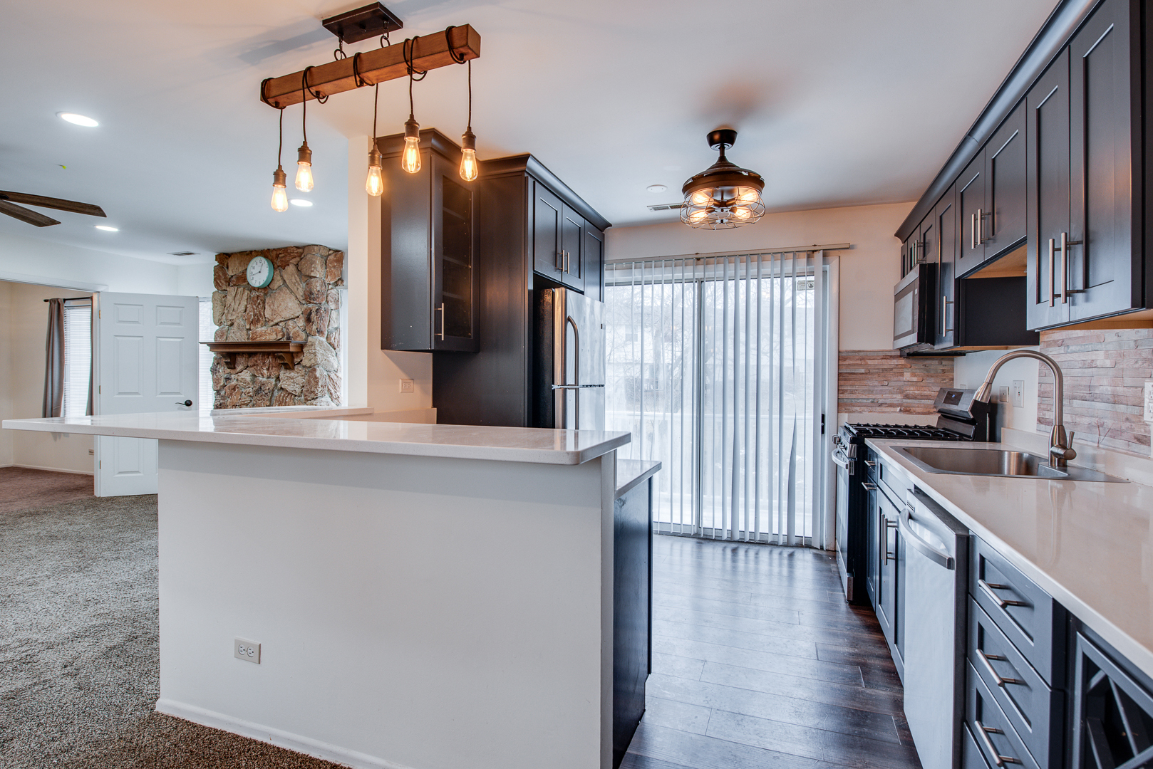 340 Springlake Lane #D, Aurora, IL 60504