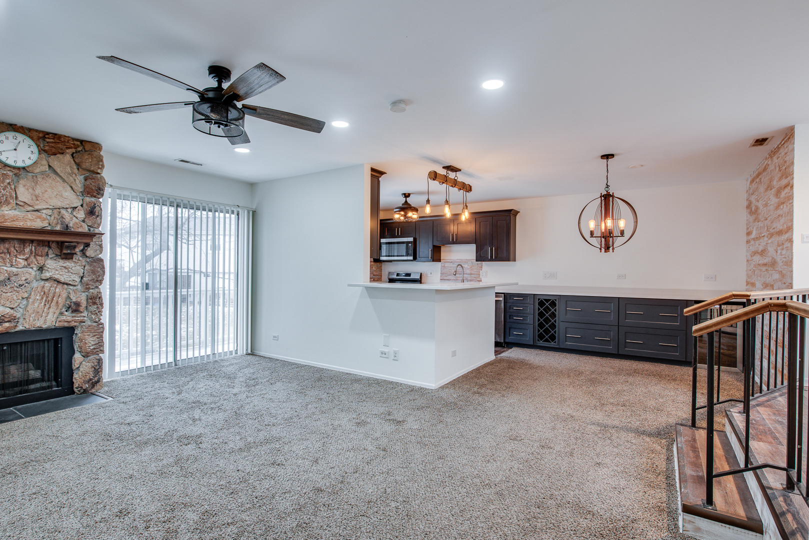 340 Springlake Lane #D, Aurora, IL 60504