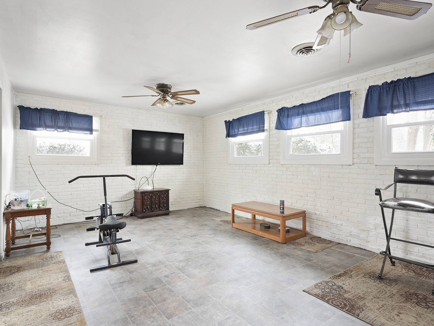 316 Middletree Road, Joliet, IL 60433