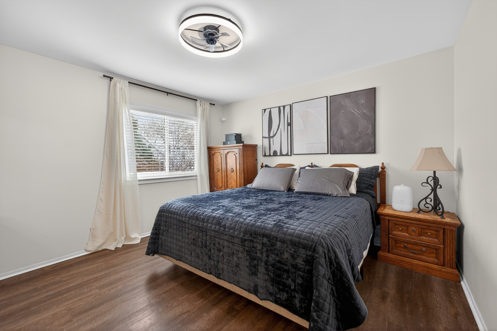 37 Monterey Drive, Vernon Hills, IL 60061