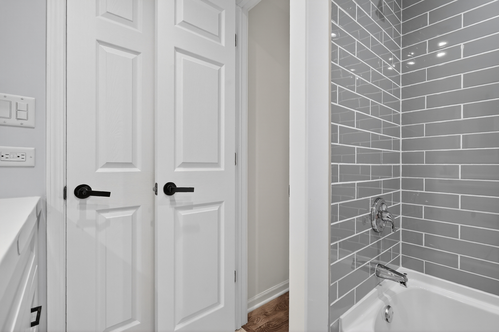 6260 S Newland Avenue #3S, Chicago, IL 60638