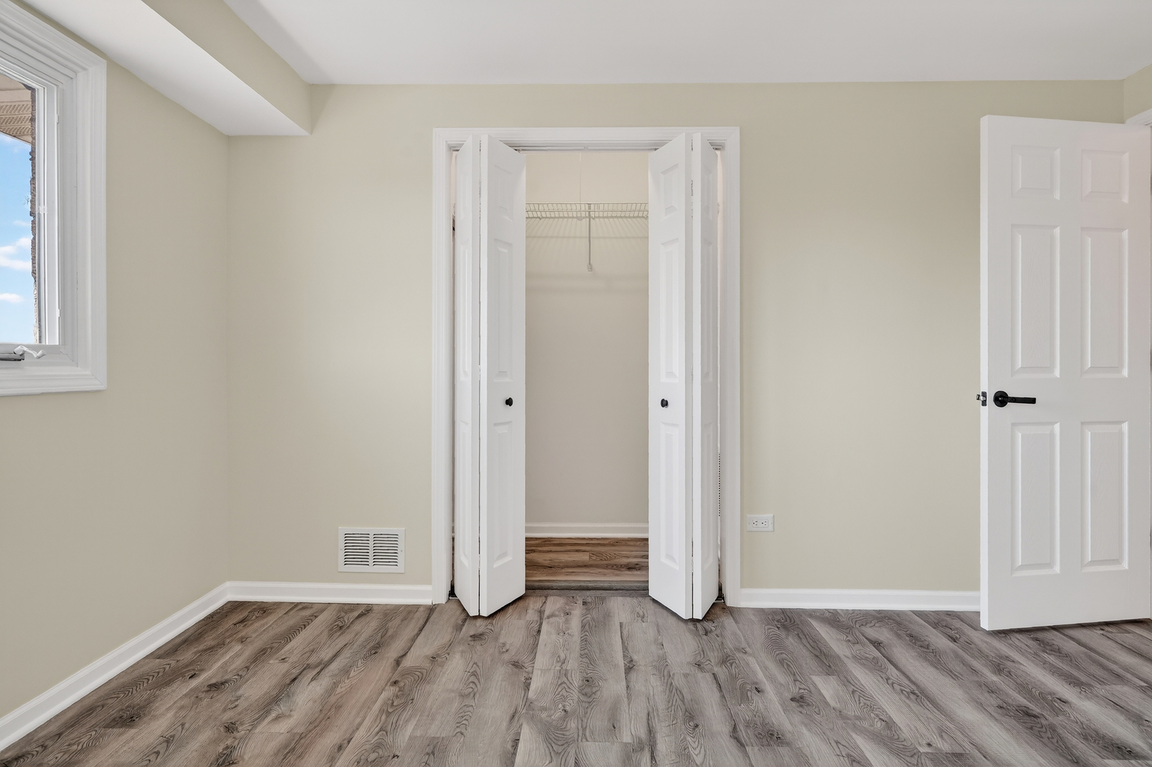 6260 S Newland Avenue #3S, Chicago, IL 60638