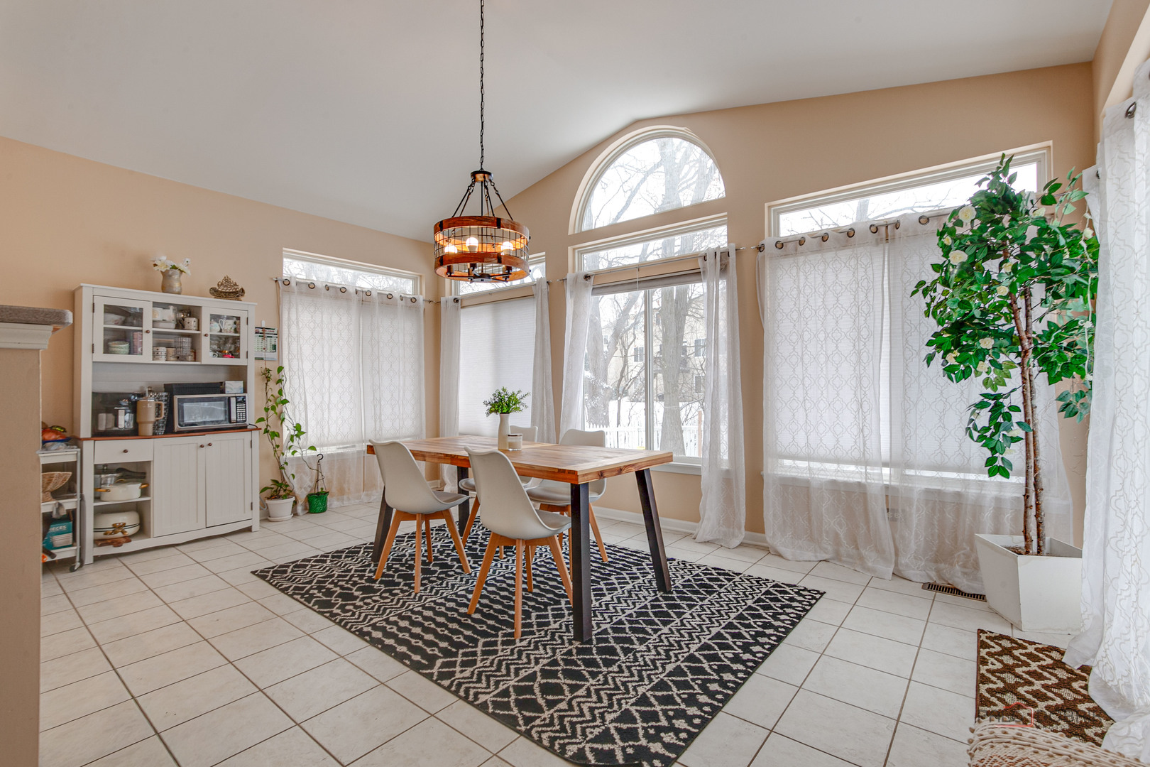 578 N Overlook Trail, Round Lake, IL 60073