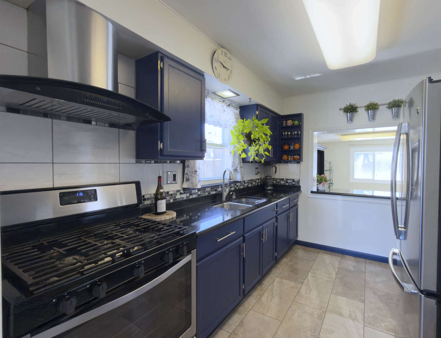 2035 Fargo Avenue, Des Plaines, IL 60018