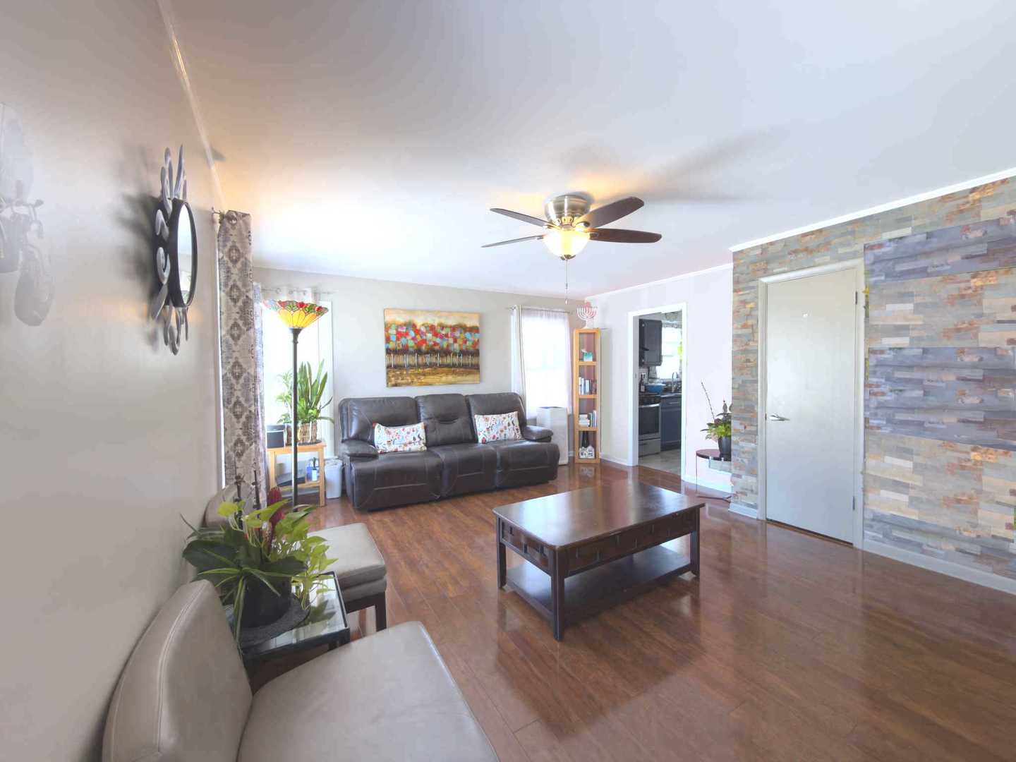 2035 Fargo Avenue, Des Plaines, IL 60018