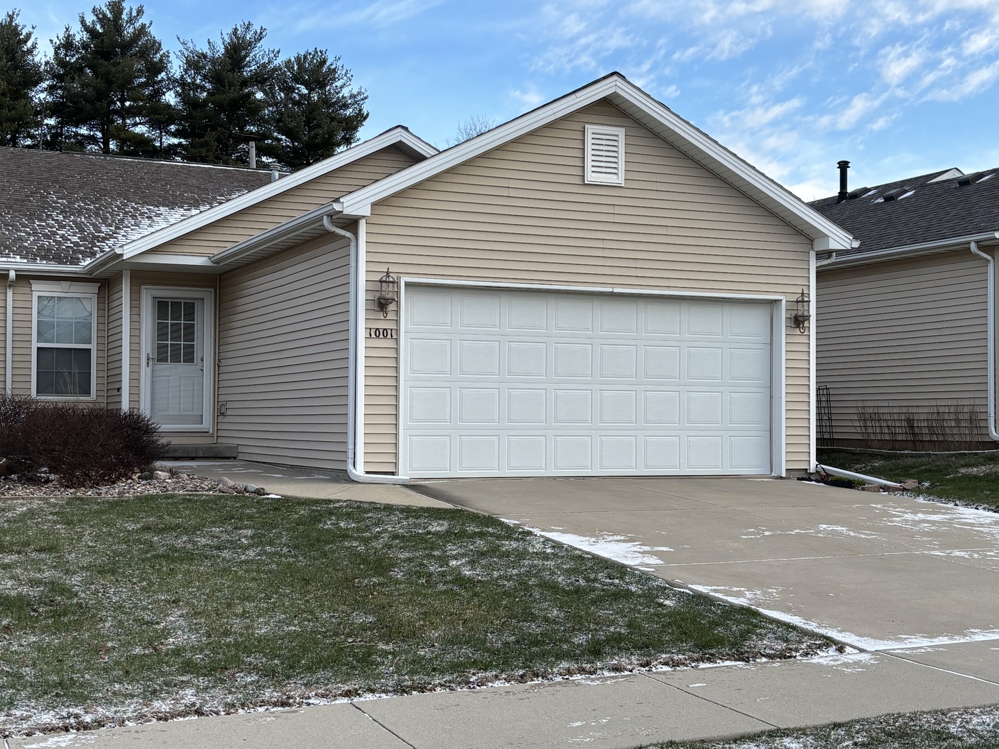 1001 Wartburg Drive, Bloomington, IL 61704