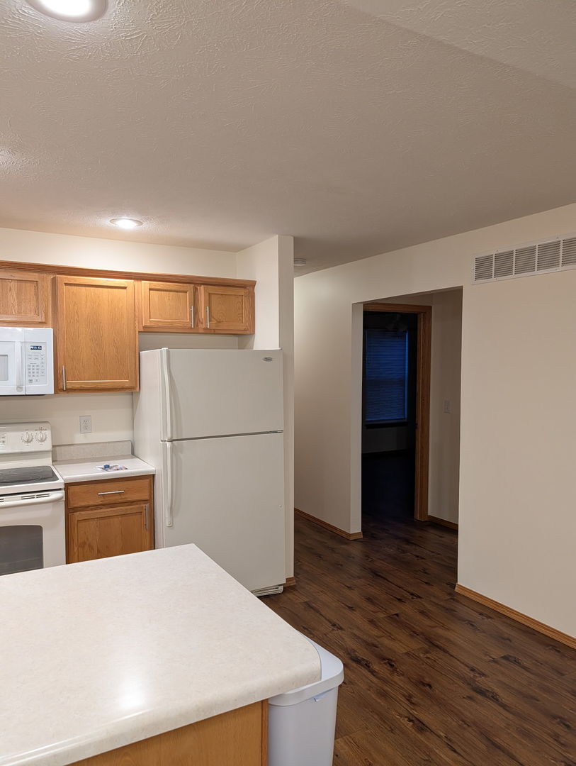 1001 Wartburg Drive, Bloomington, IL 61704