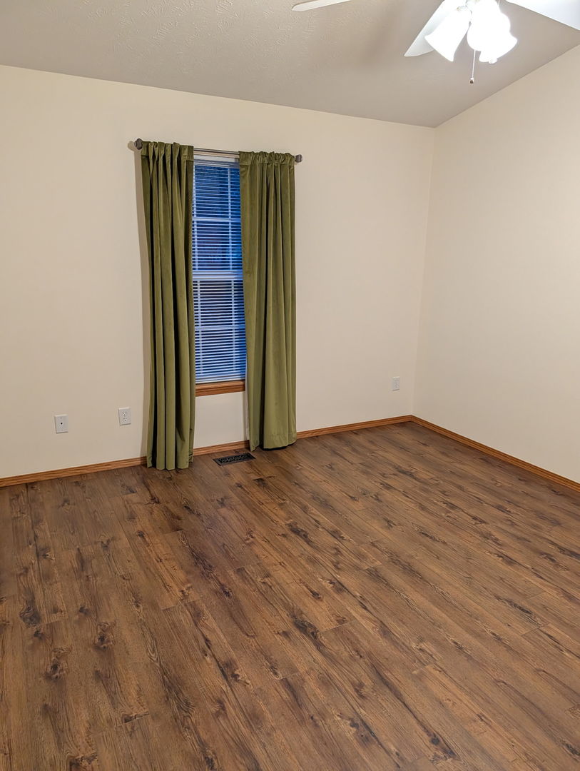 1001 Wartburg Drive, Bloomington, IL 61704