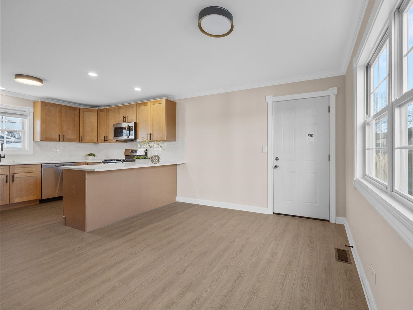 327 N Loomis Street #327A, Naperville, IL 60540