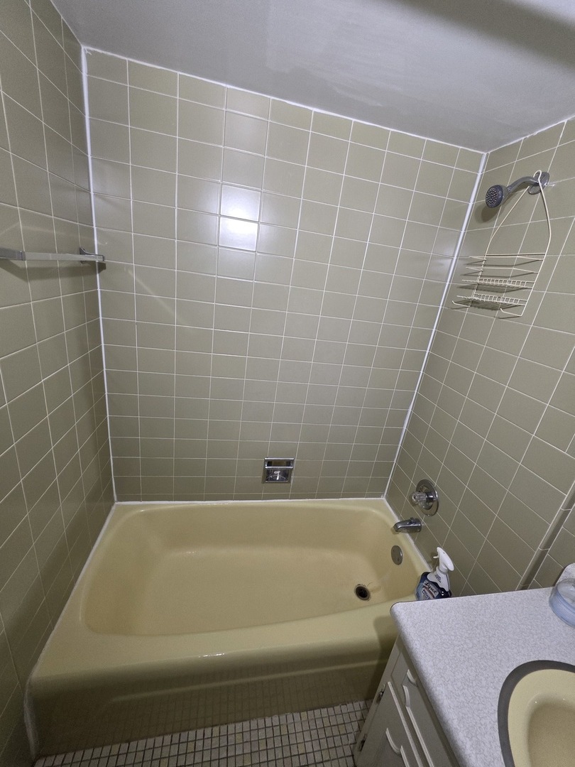 336 Lathrop Avenue #304, Forest Park, IL 60130