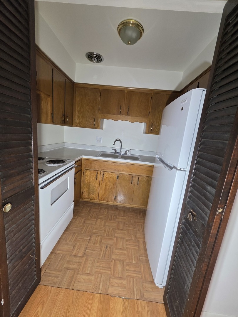 336 Lathrop Avenue #304, Forest Park, IL 60130