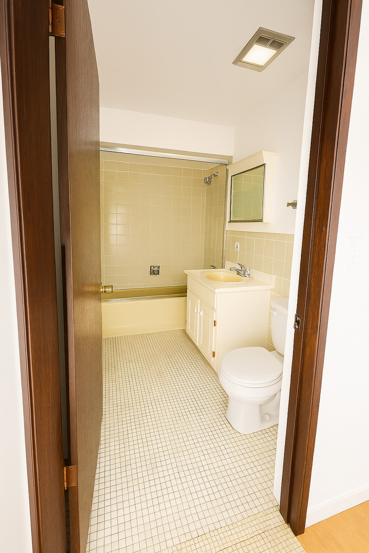 336 Lathrop Avenue #304, Forest Park, IL 60130