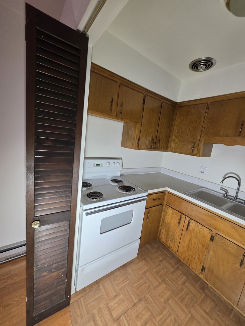 336 Lathrop Avenue #304, Forest Park, IL 60130