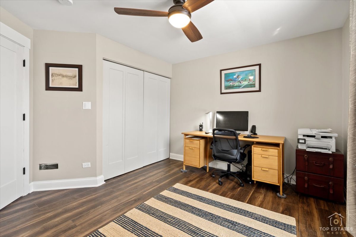 132 White Oak Court #5, Schaumburg, IL 60195