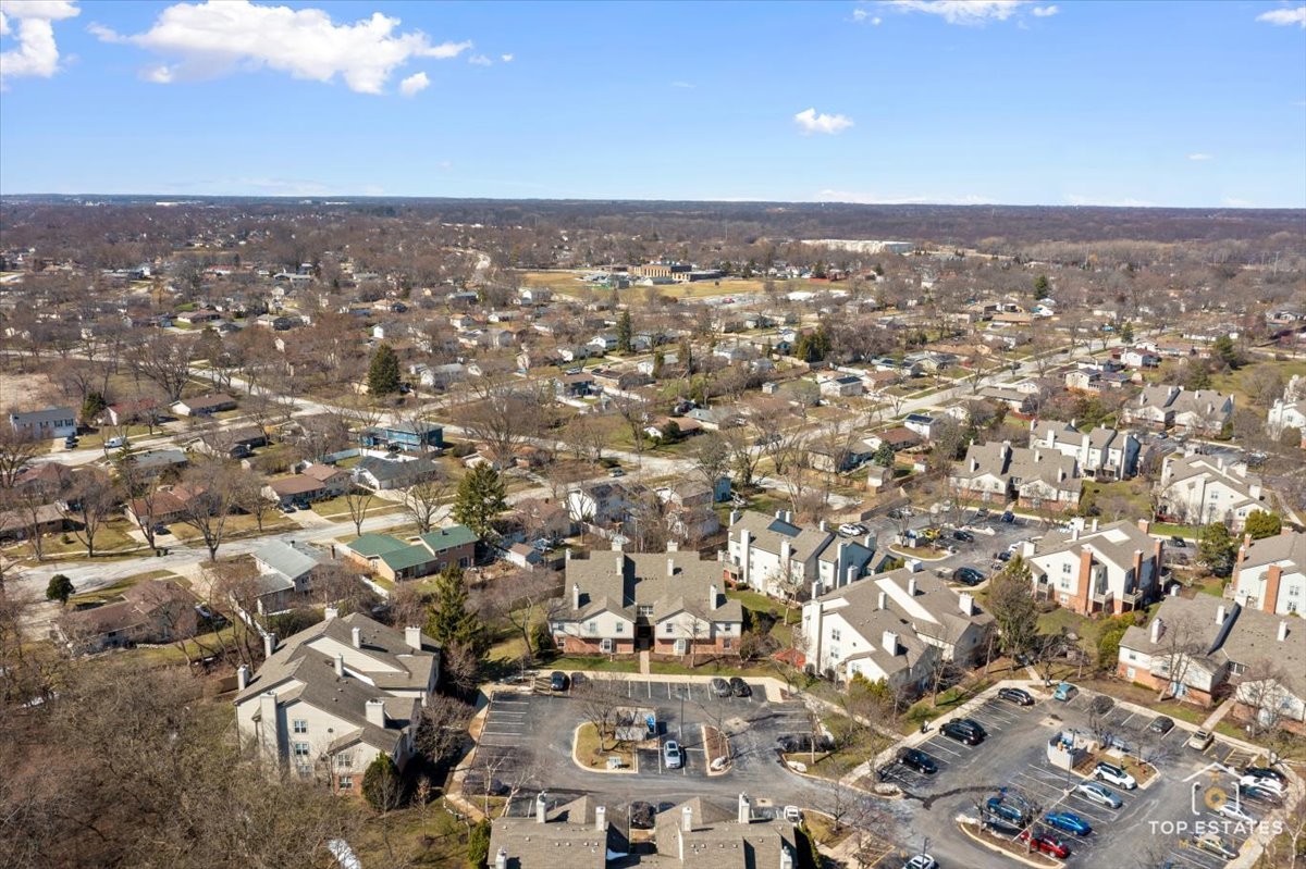 132 White Oak Court #5, Schaumburg, IL 60195