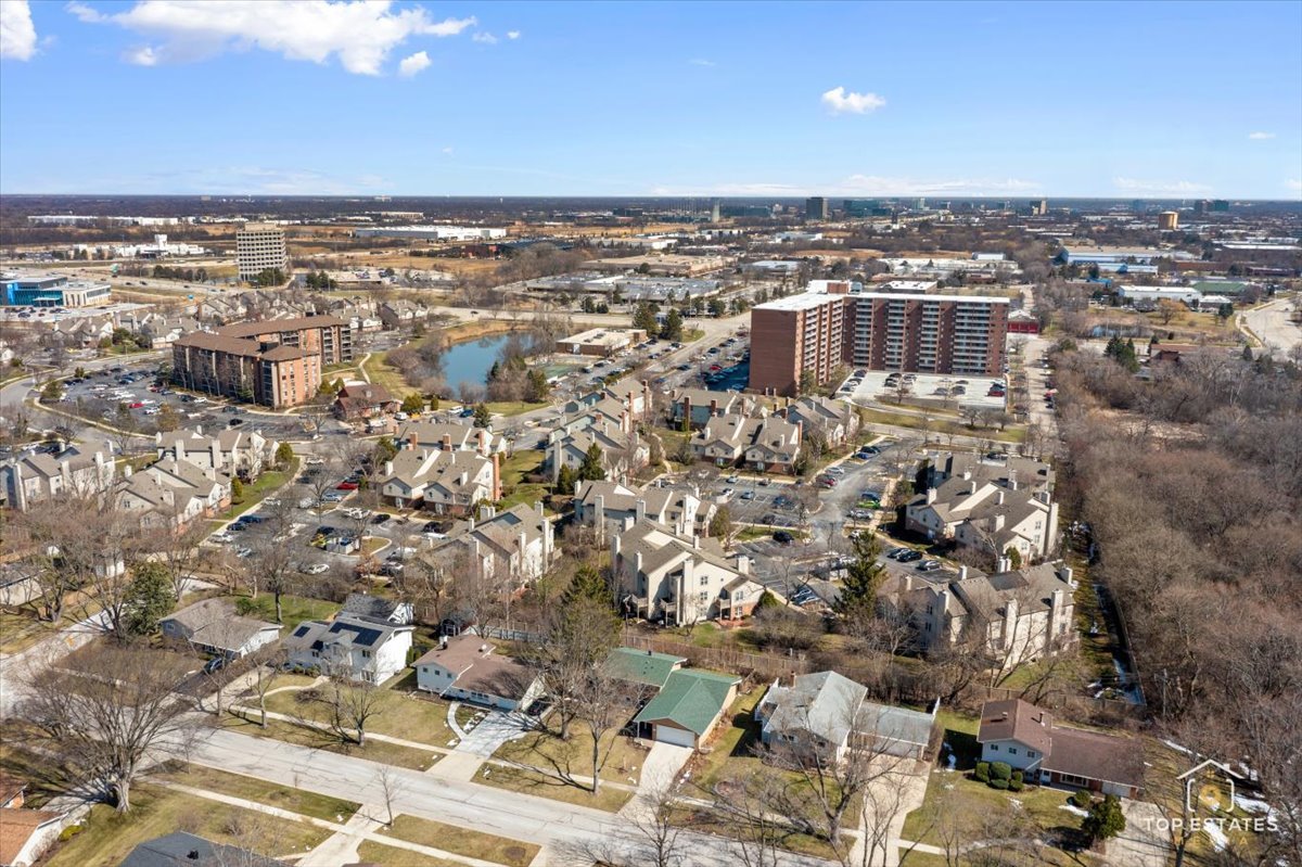 132 White Oak Court #5, Schaumburg, IL 60195