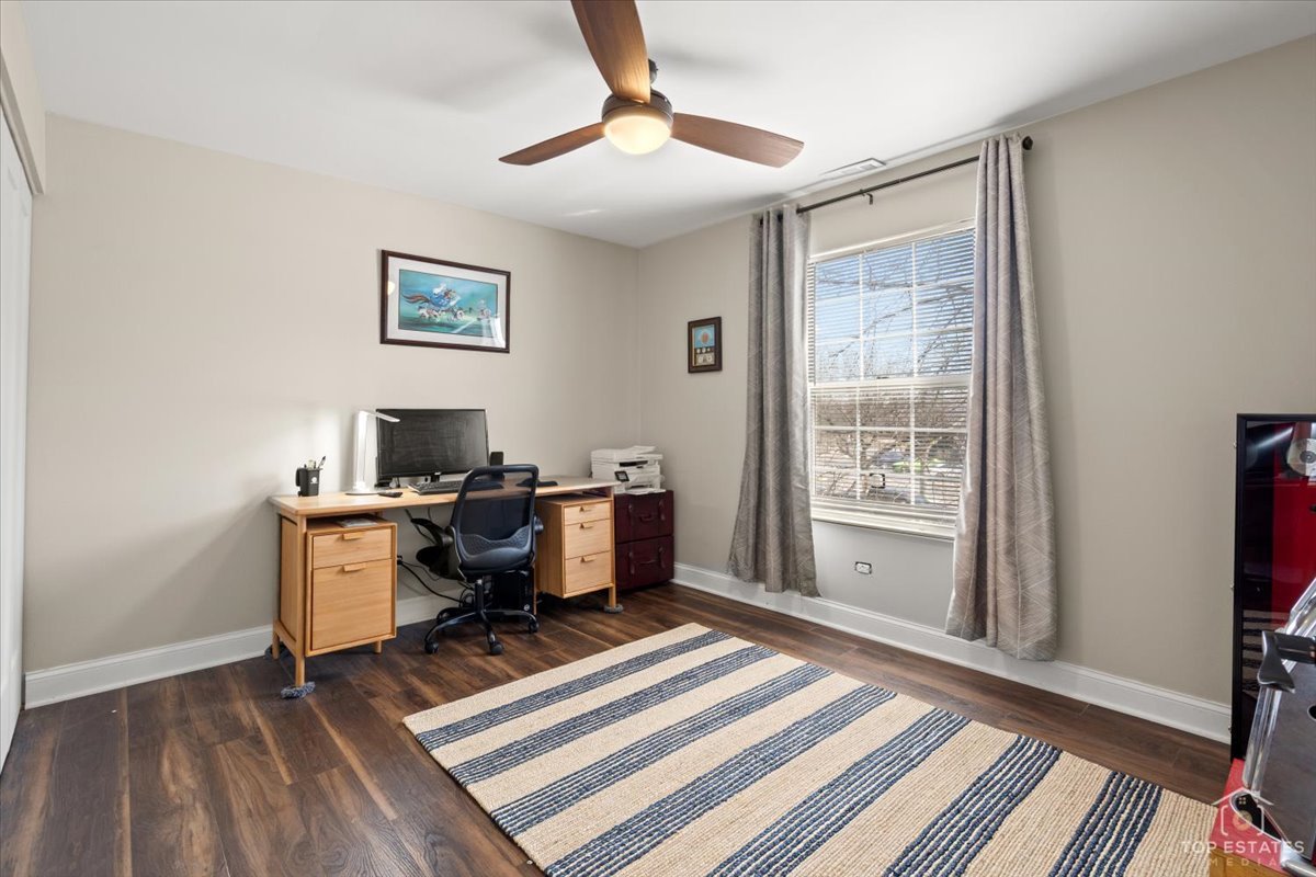 132 White Oak Court #5, Schaumburg, IL 60195