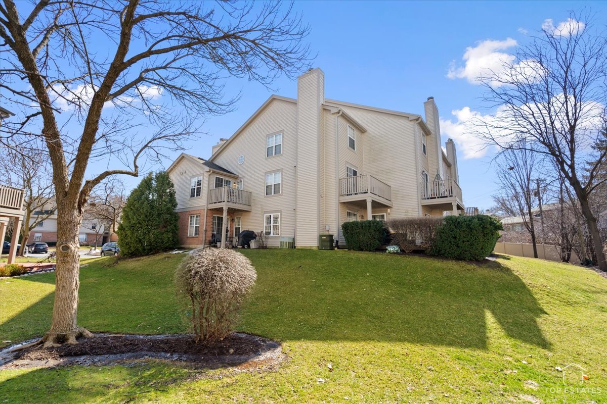 132 White Oak Court #5, Schaumburg, IL 60195
