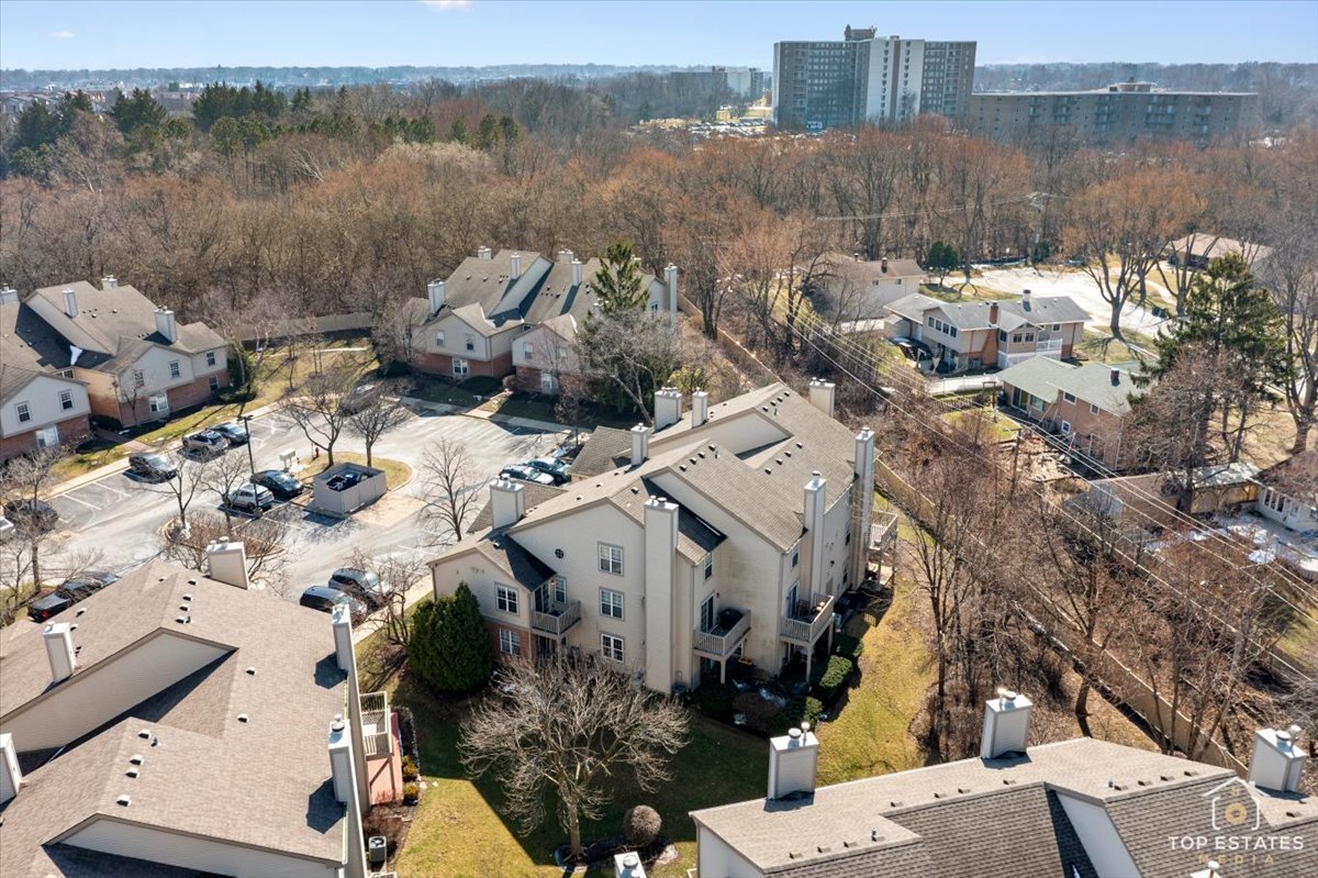 132 White Oak Court #5, Schaumburg, IL 60195