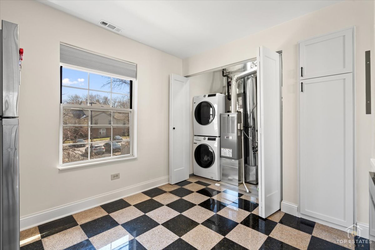 132 White Oak Court #5, Schaumburg, IL 60195