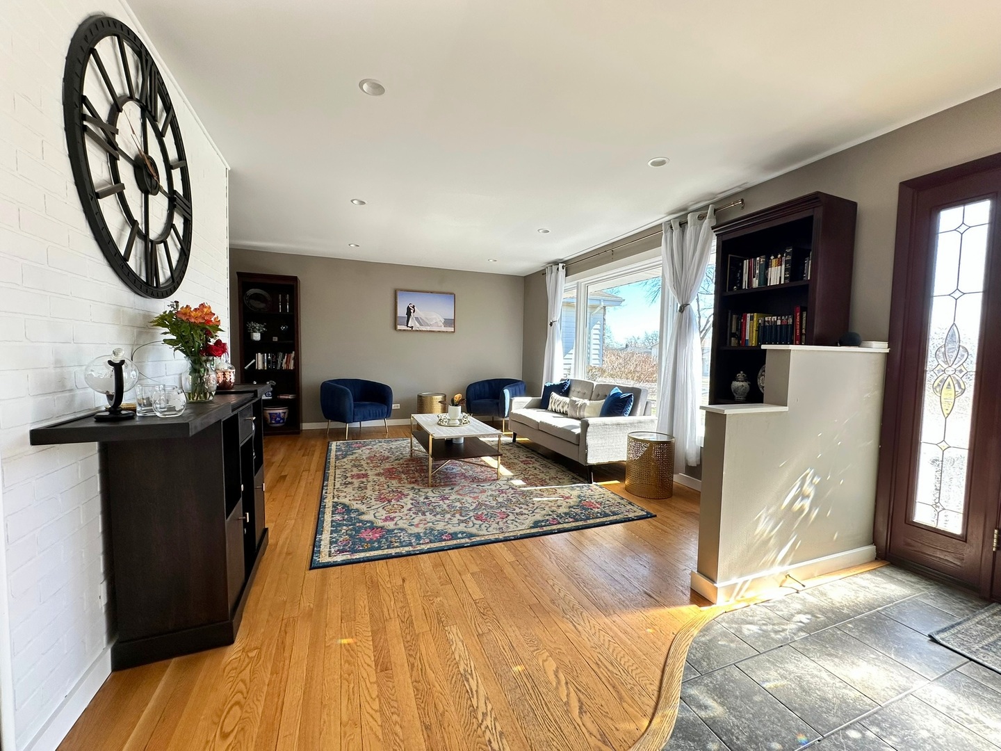 17W484 Earl Court, Darien, IL 60561