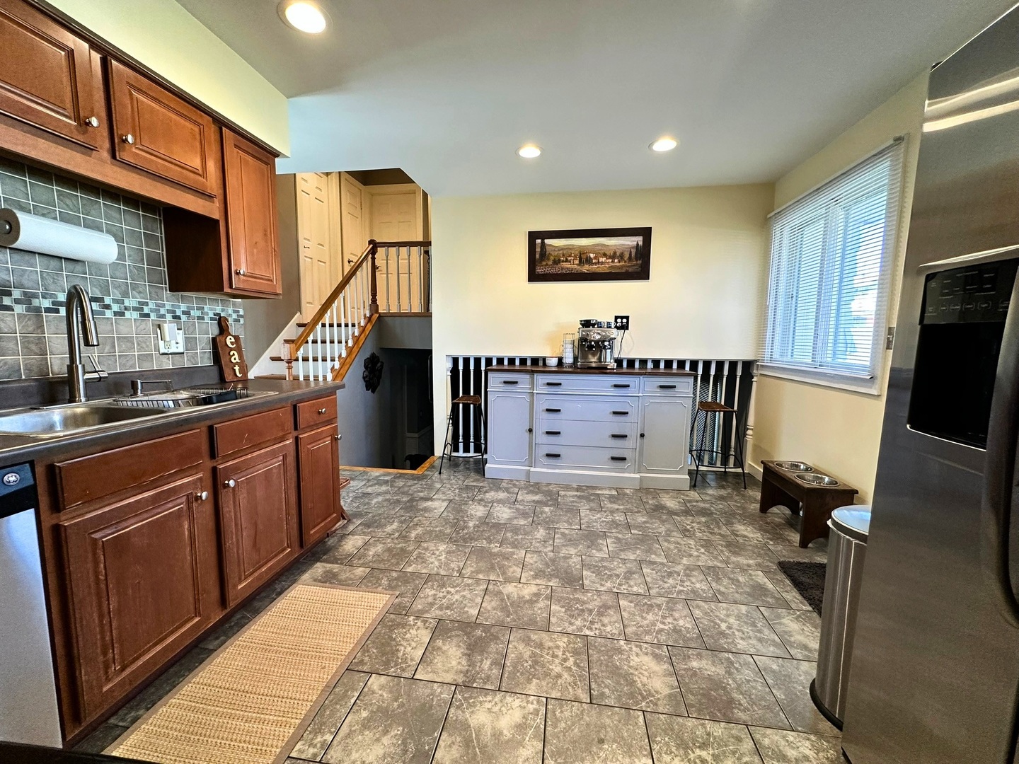 17W484 Earl Court, Darien, IL 60561