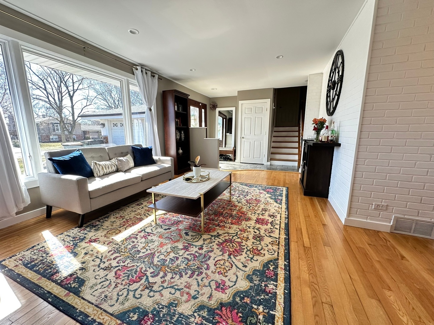 17W484 Earl Court, Darien, IL 60561