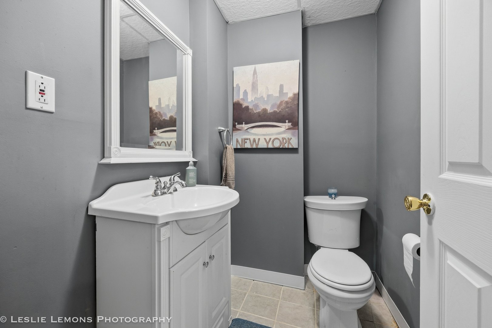 2110 Summerlin Drive, Aurora, IL 60503