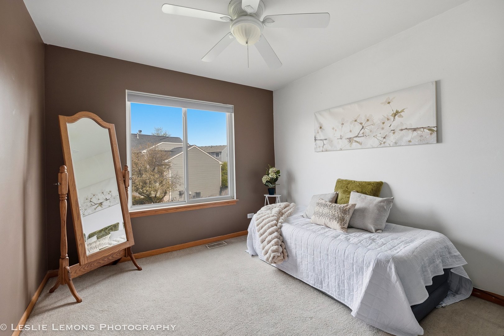 2110 Summerlin Drive, Aurora, IL 60503