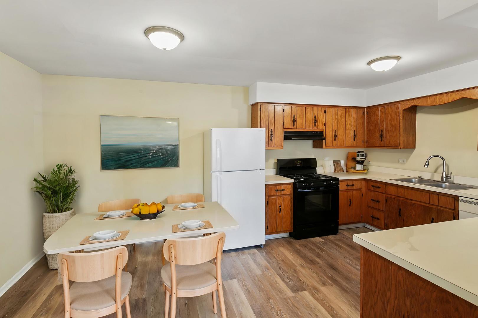 2466 Red Oak Trail, Crest Hill, IL 60435