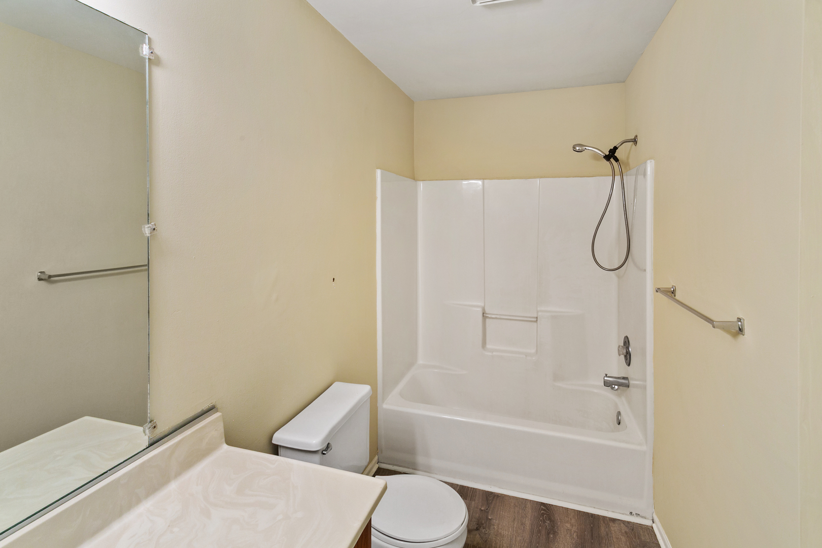 2466 Red Oak Trail, Crest Hill, IL 60435