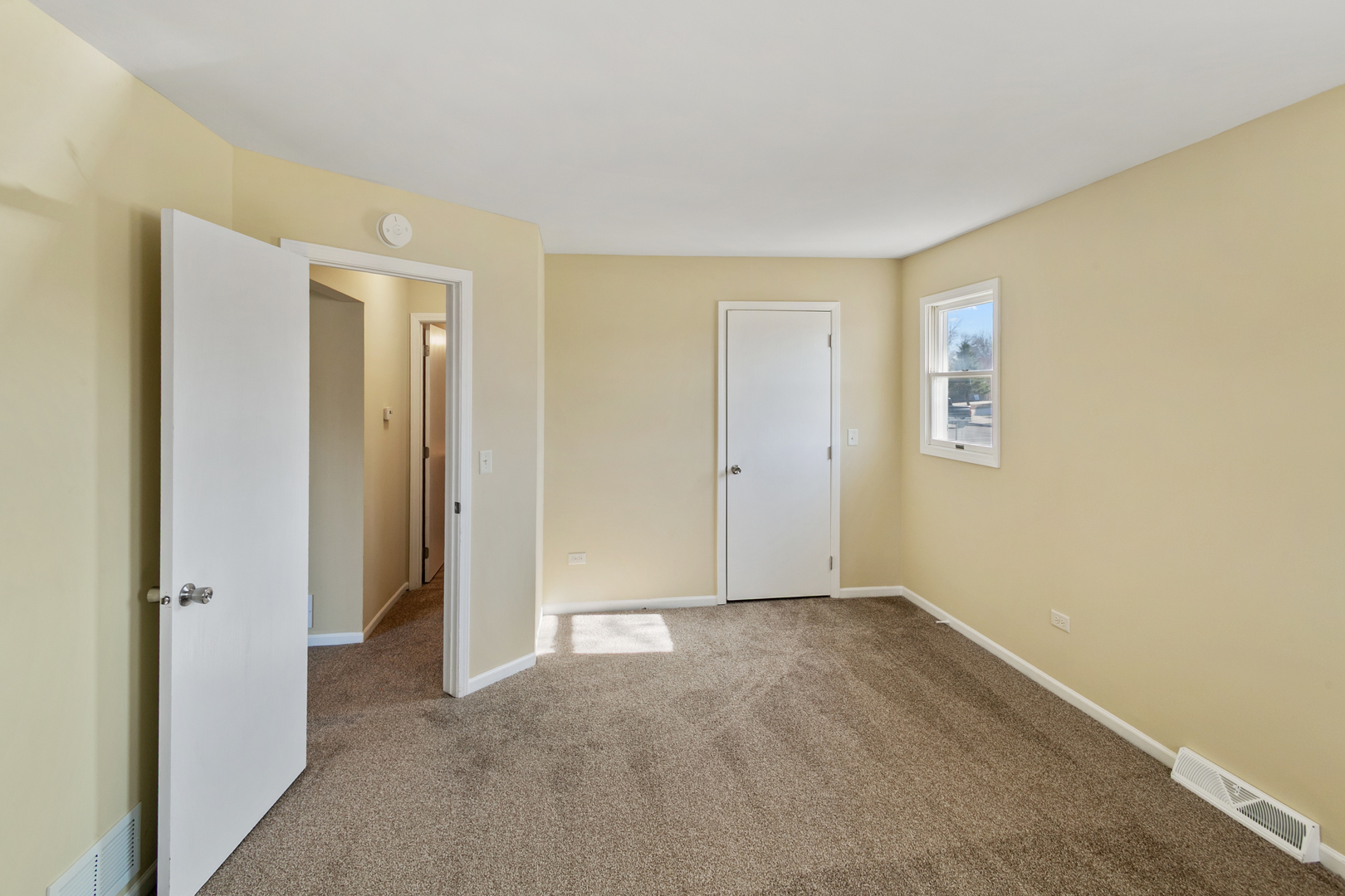 2466 Red Oak Trail, Crest Hill, IL 60435