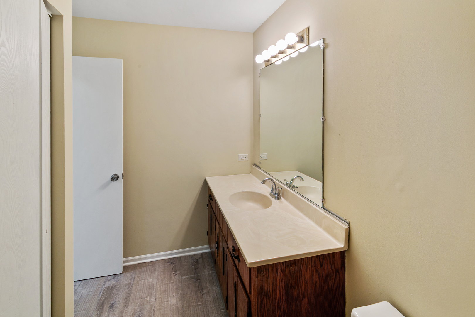 2466 Red Oak Trail, Crest Hill, IL 60435