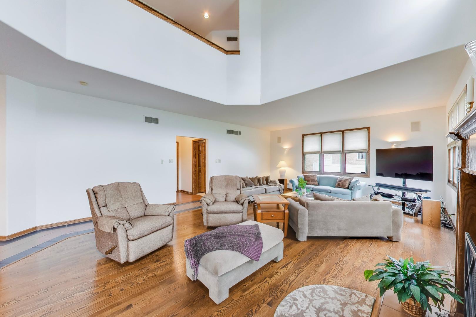 18309 CARRINGTON Drive, Hazel Crest, IL 60429