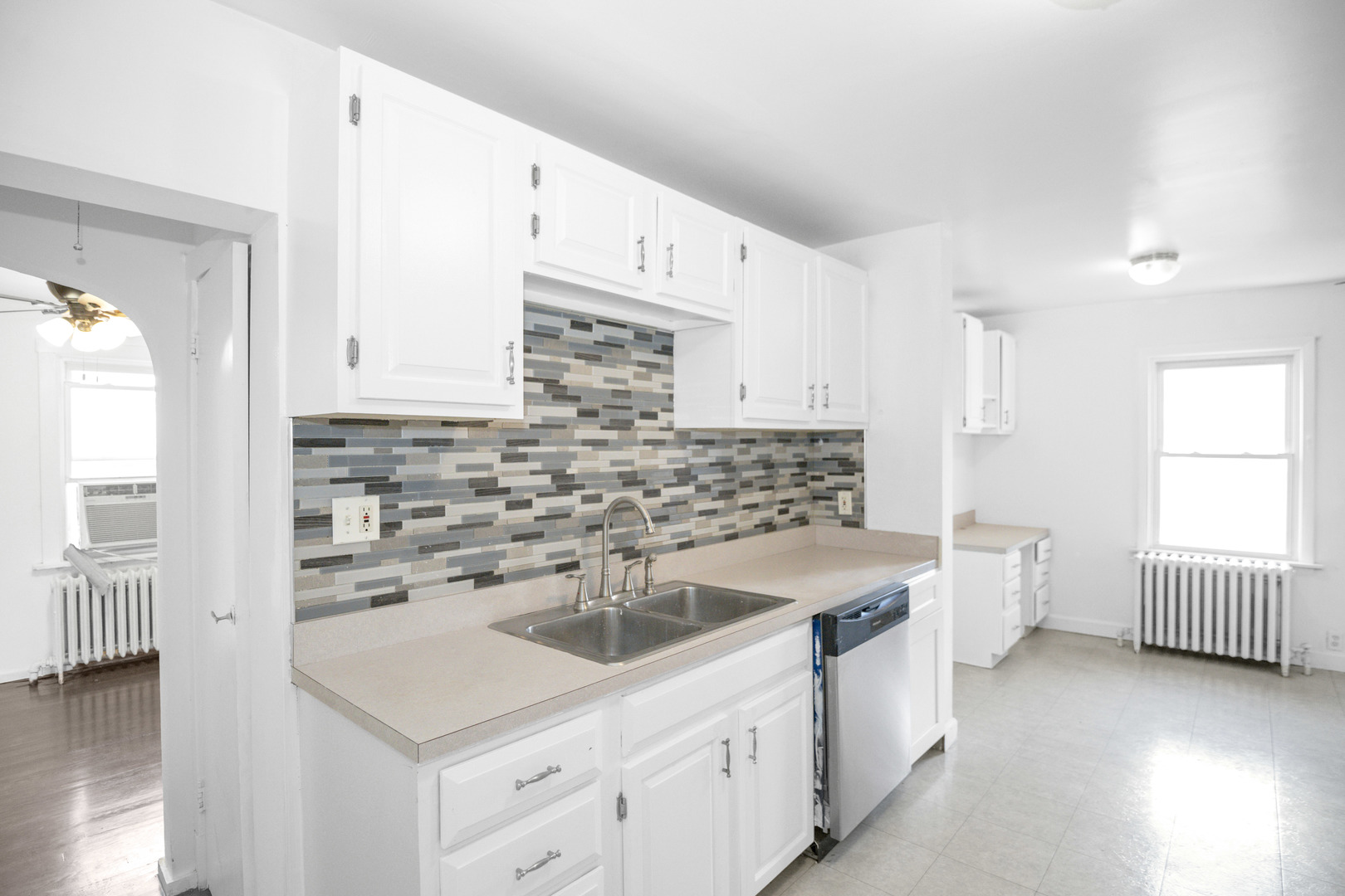 235 N ARDMORE Avenue, Villa Park, IL 60181